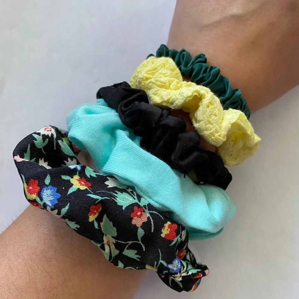 Set of 5 Scrunchies - Yellow Aqua Floral